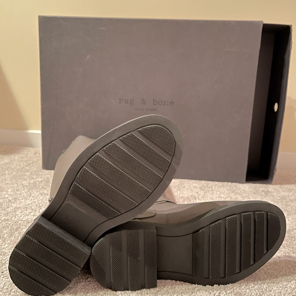 Rag & Bone Riding Rain Boot. Color Smoke. - Picture 5 of 6